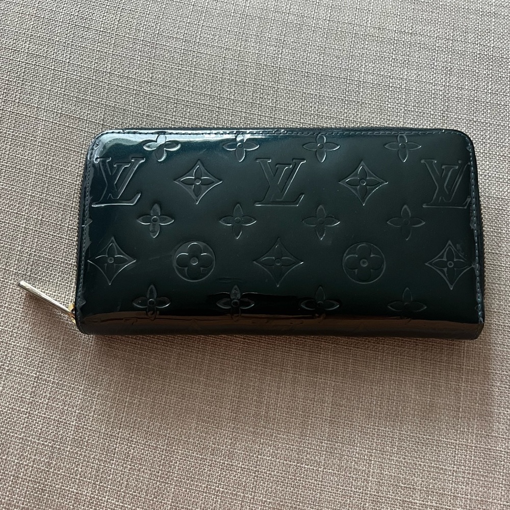 LV Wallet